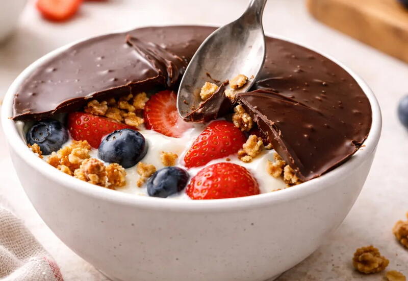 Йогурт с шоколадной корочкой: