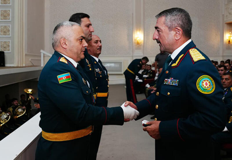 General-leytenant təqaüdə göndərildi