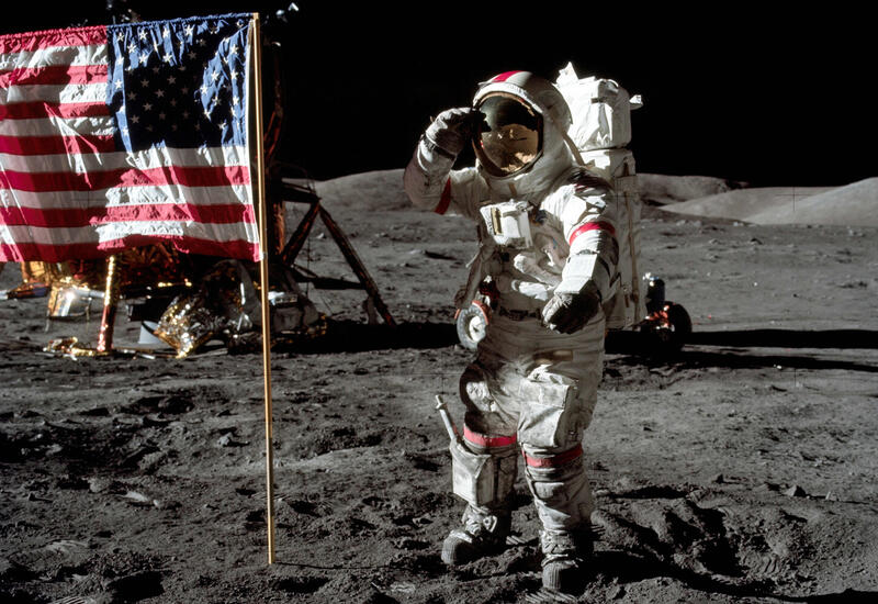 NASA разрешило астронавтам брать смартфоны в космос