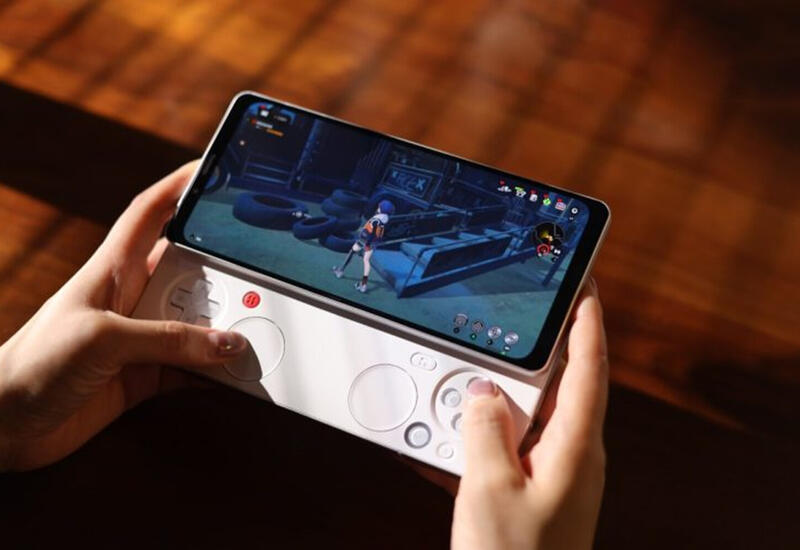 Ayaneo официально показала смартфон Pocket Play для геймеров