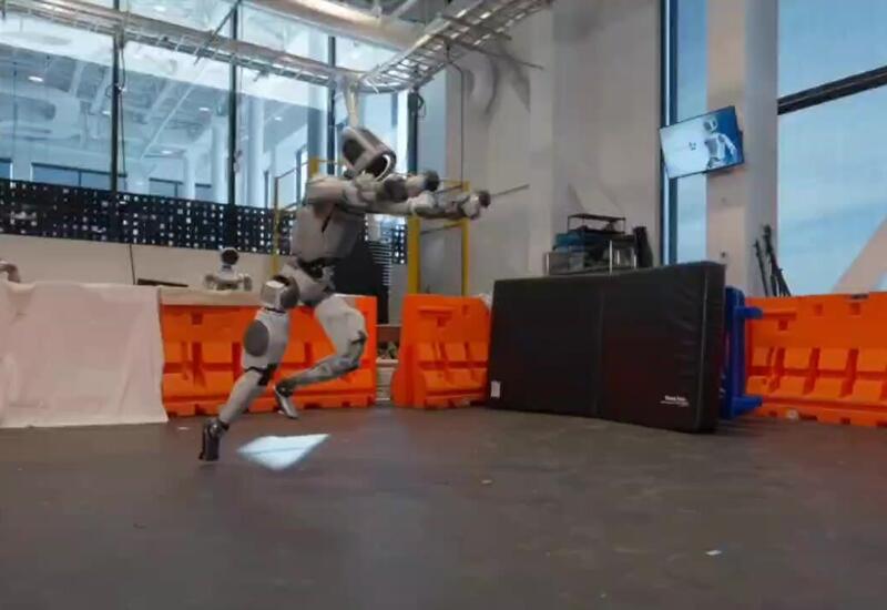 Робот Atlas сделал сложное сальто