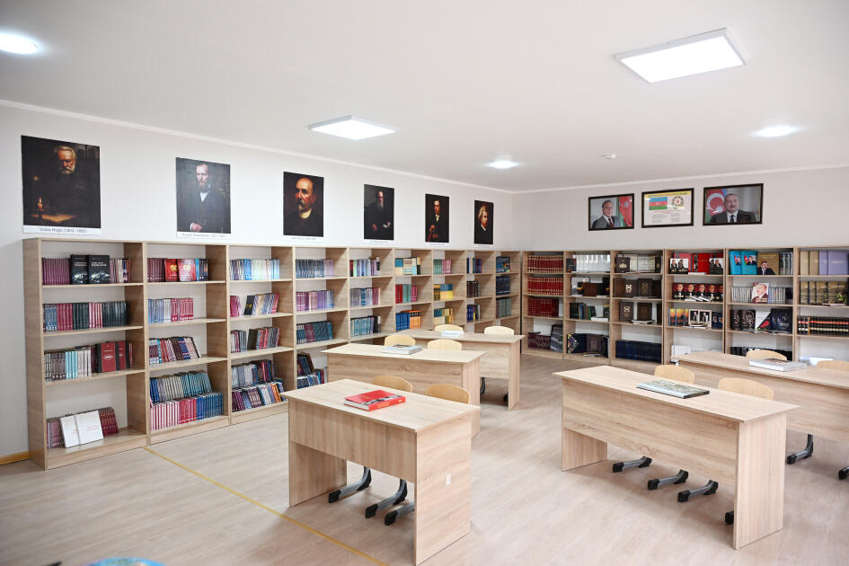 Вице-президент Фонда Гейдара Алиева Лейла Алиева и Алена Алиева побывали в центре STEAM и полной средней школе номер 37 в Гяндже