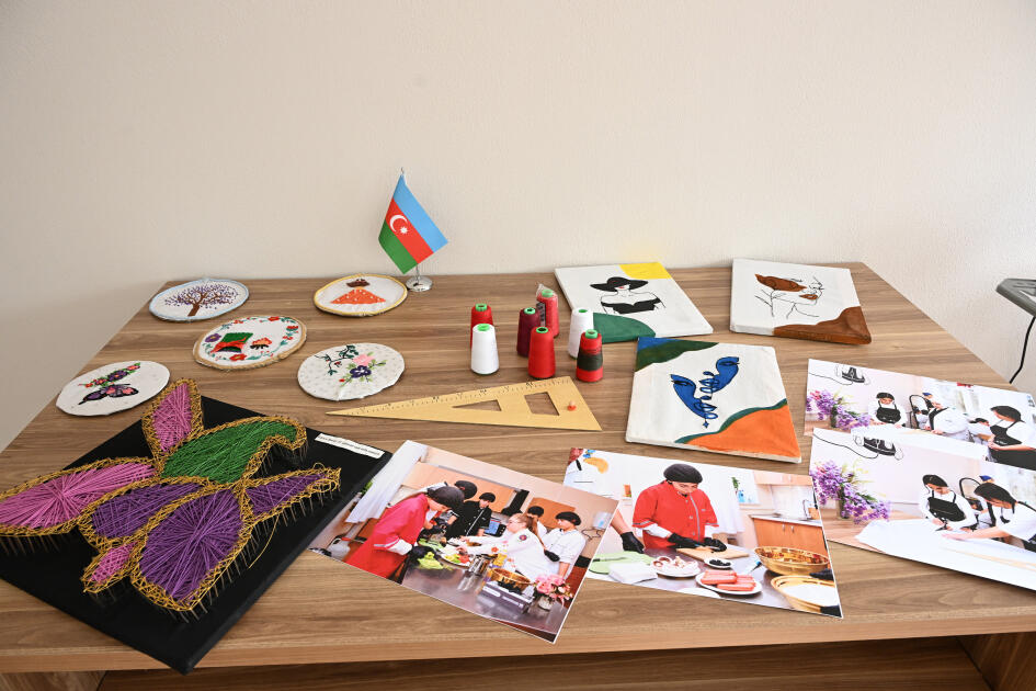 Вице-президент Фонда Гейдара Алиева Лейла Алиева и Алена Алиева побывали в центре STEAM и полной средней школе номер 37 в Гяндже