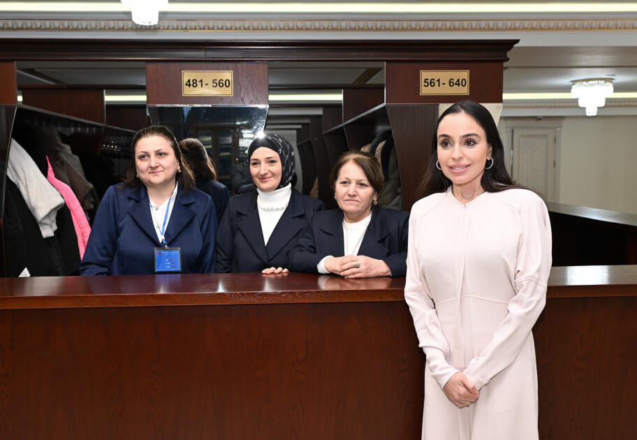 Вице-президент Фонда Гейдара Алиева Лейла Алиева и Алена Алиева побывали в Гянджинском государственном драматическом театре на премьере анимационного сериала «Иси и Пити»