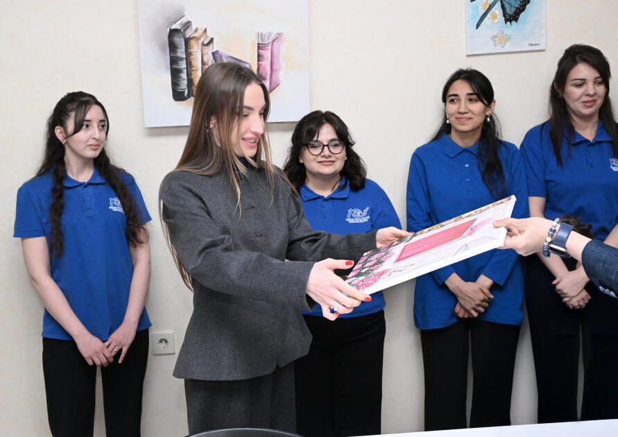 Вице-президент Фонда Гейдара Алиева Лейла Алиева и Алена Алиева ознакомились с Гянджинским центром аутизма