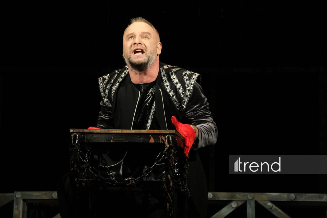 Как Ярослав Трифонов "взорвал" сцену - против шести Леди Макбет: