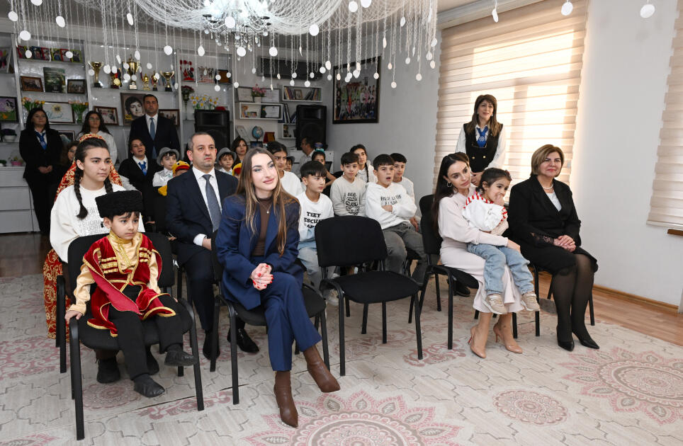 Вице-президент Фонда Гейдара Алиева Лейла Алиева и Алена Алиева побывали в детском доме в Гяндже