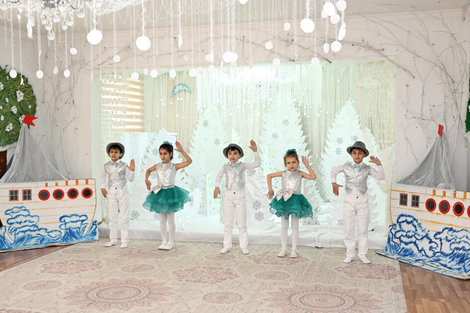 Вице-президент Фонда Гейдара Алиева Лейла Алиева и Алена Алиева побывали в детском доме в Гяндже