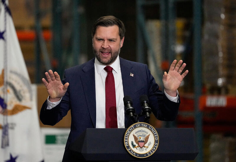 Вэнс прилетел в Армению