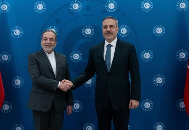 Фидан и Арагчи провели телефонный разговор