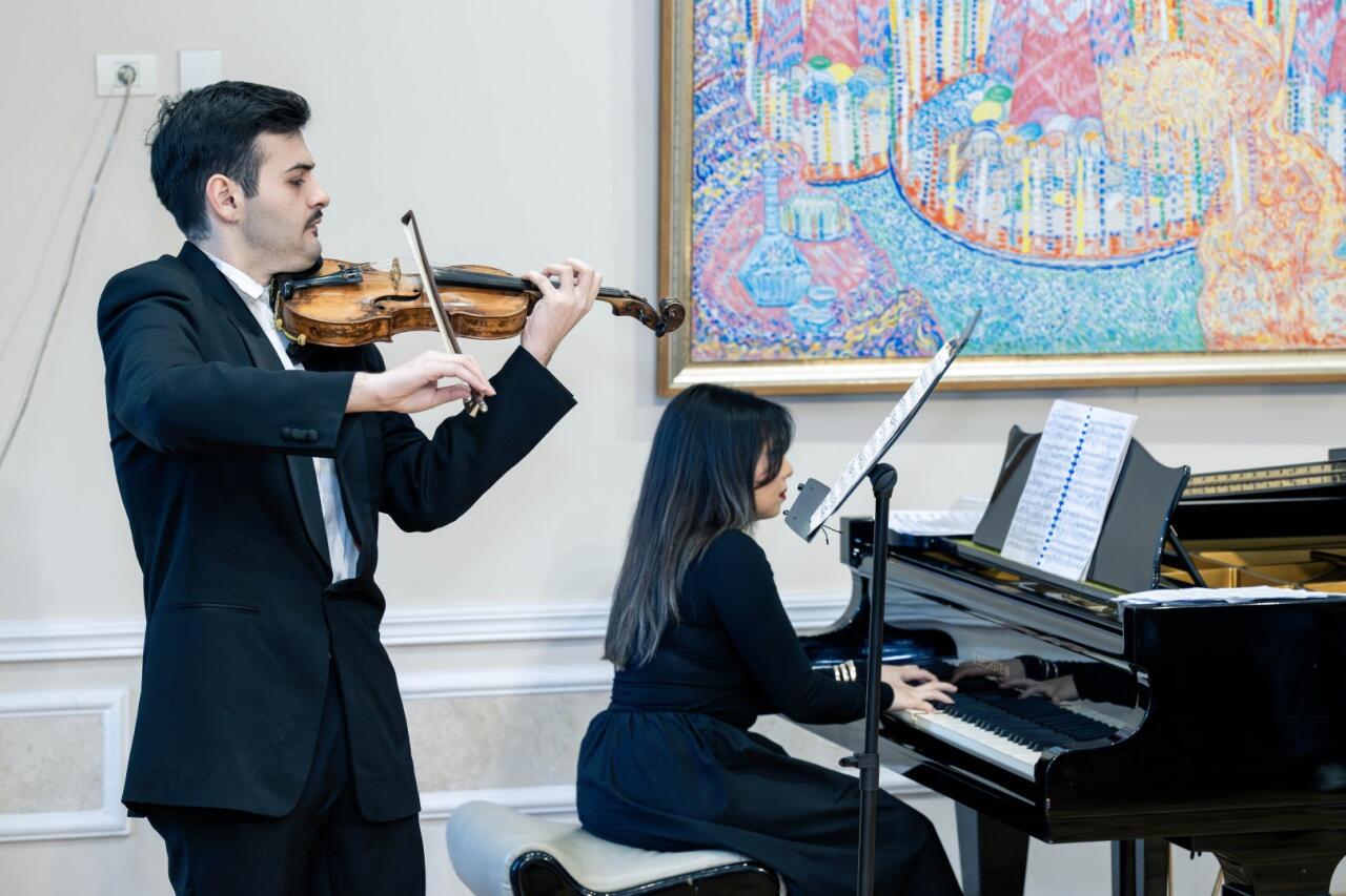 Среди музейной роскоши в Баку – в пространстве гармонии между живописью, архитектурой и музыкой