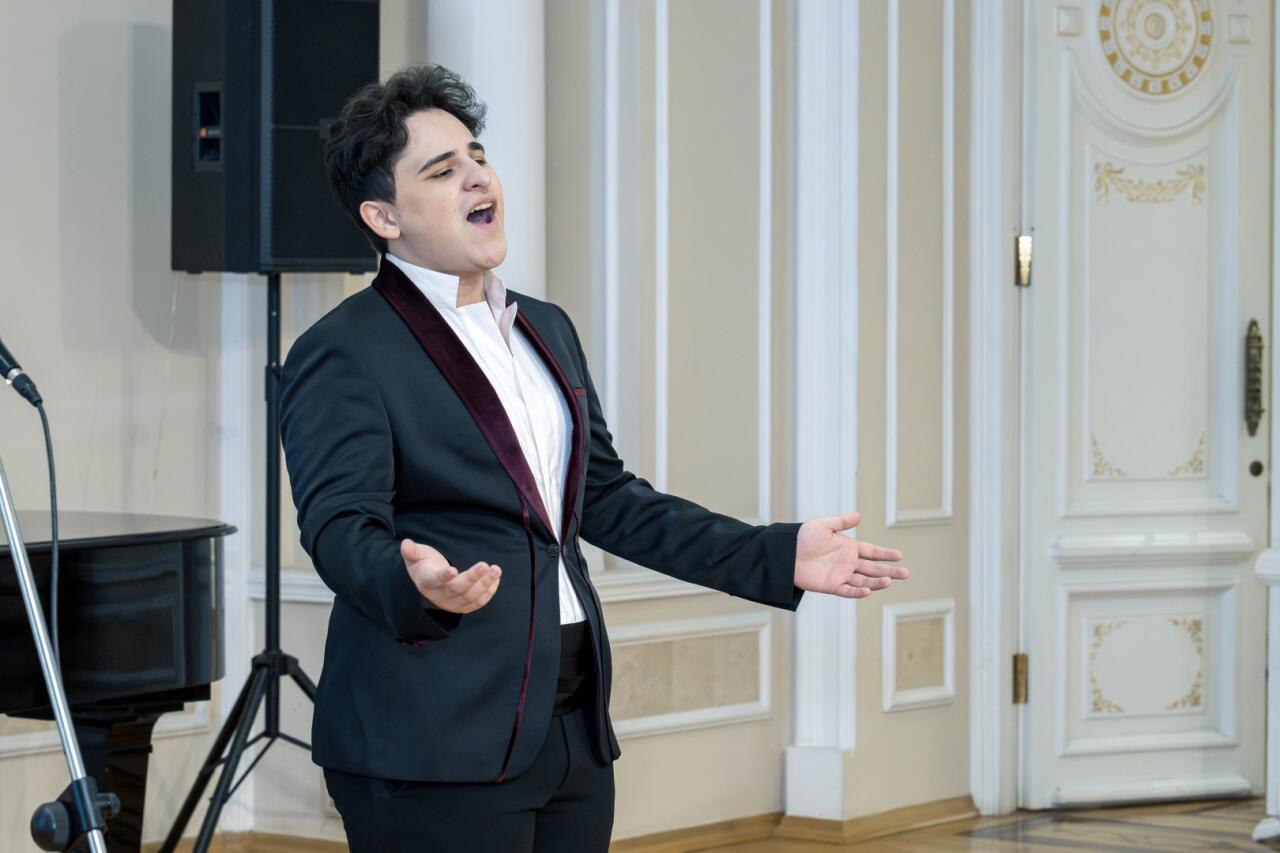 Среди музейной роскоши в Баку – в пространстве гармонии между живописью, архитектурой и музыкой