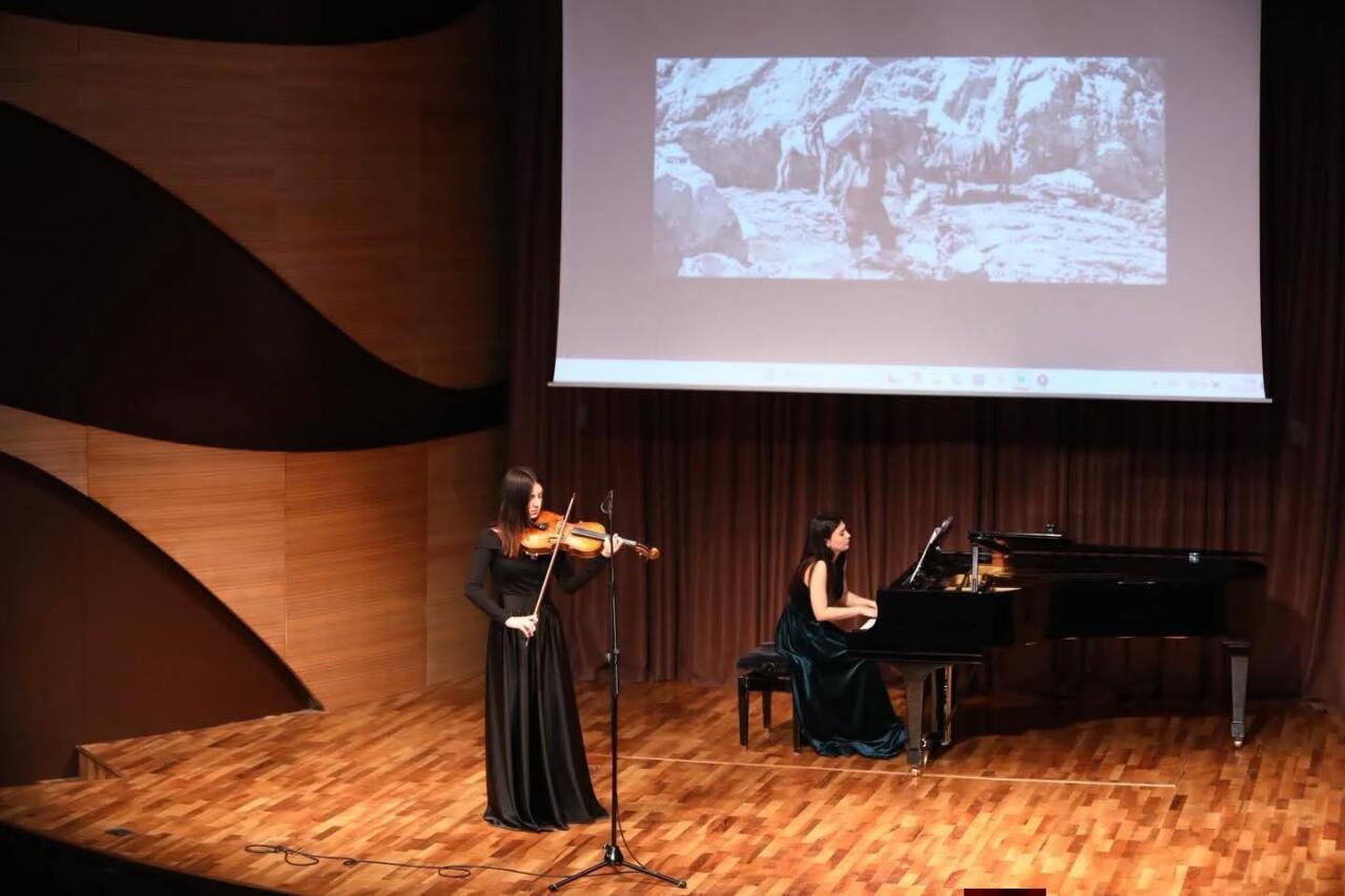 Концерт и выставка в честь Гара Гараева