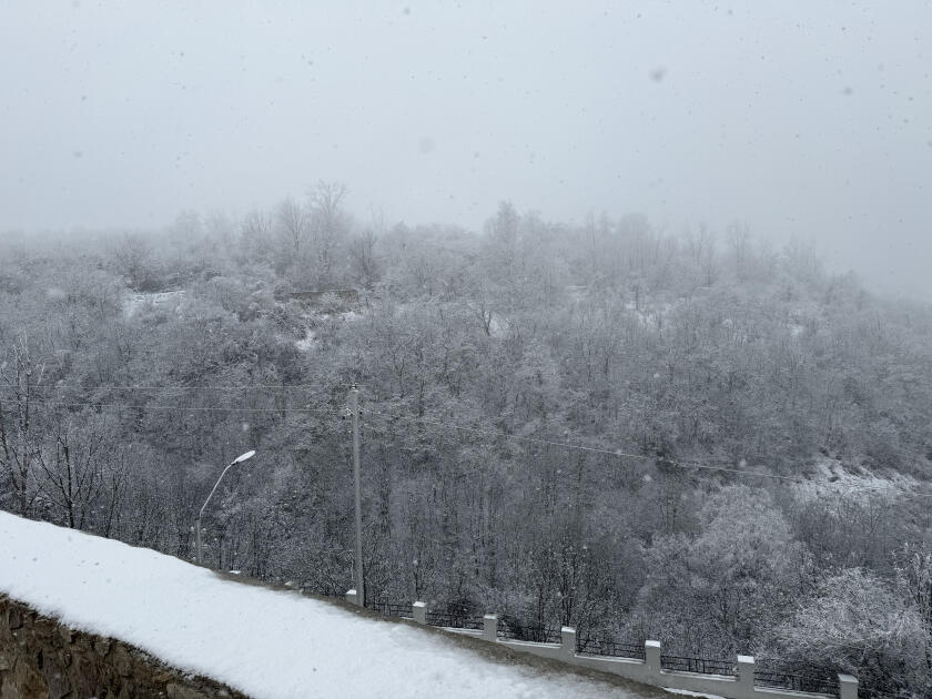 Шуша укутана белым покрывалом
