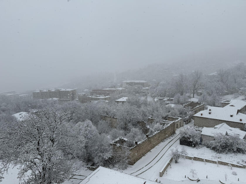 Шуша укутана белым покрывалом