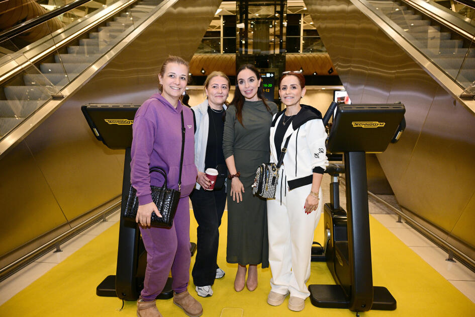 Leyla Əliyeva Bakıda dünyaşöhrətli fotojurnalist Reza Deqatinin “Yüksələn işıq” sərgisini ziyarət edib