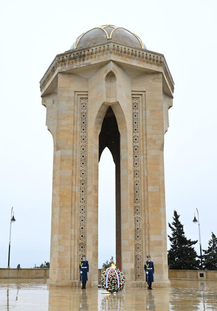 Джэй Ди Вэнс и его супруга посетили Аллею Шехидов