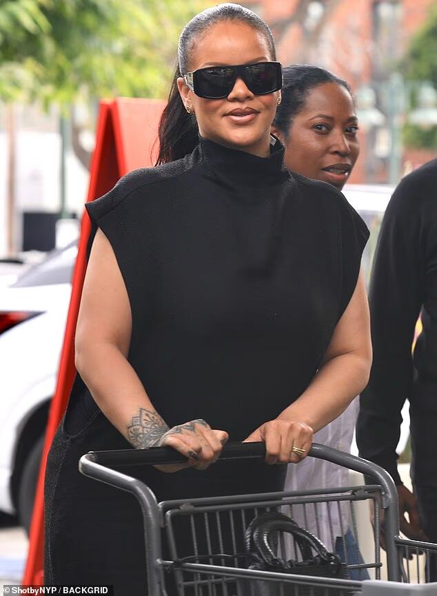 Рианна спровоцировала слухи о помолвке с A$AP Rocky