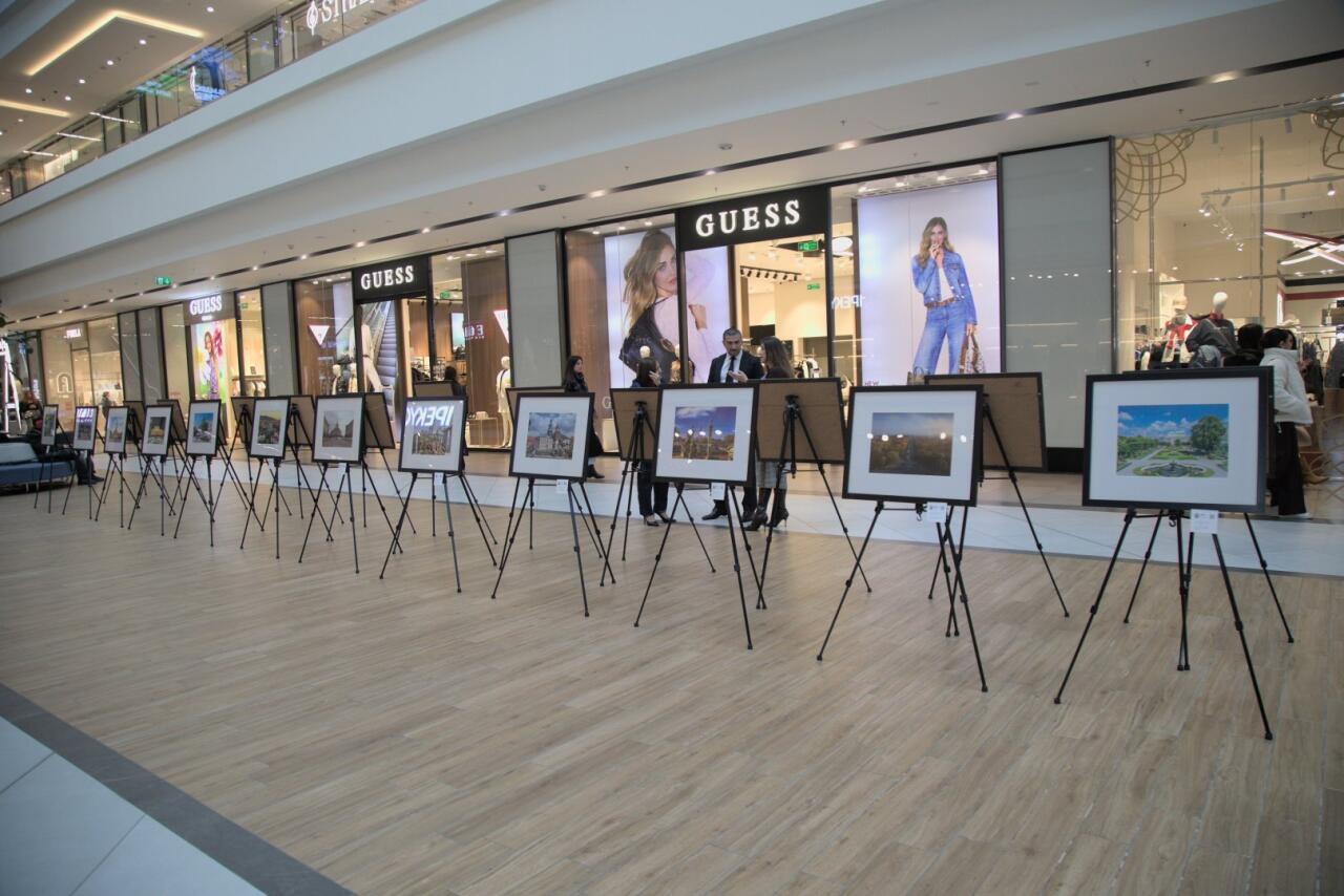 В Баку показали "Площади Европы"