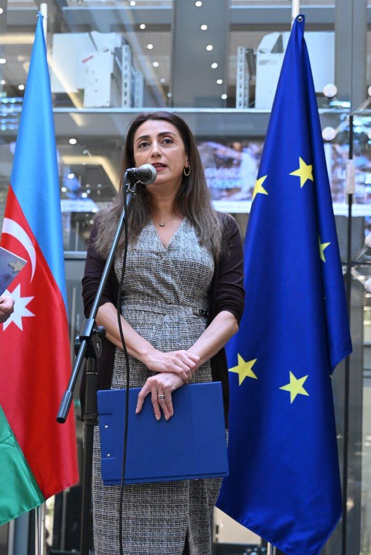 В Баку показали "Площади Европы"