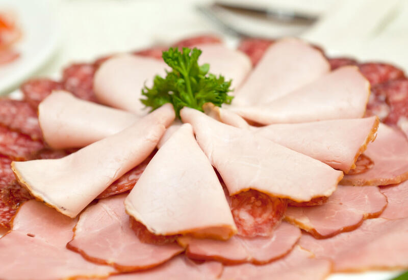 Врач назвал продукты, которые провоцируют стресс во время сна