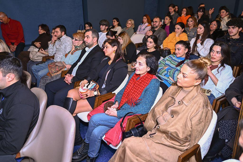 Представлен фильм о первой азербайджанской женщине, покорившей Эверест