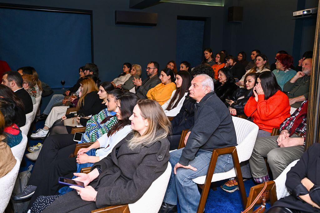 Представлен фильм о первой азербайджанской женщине, покорившей Эверест