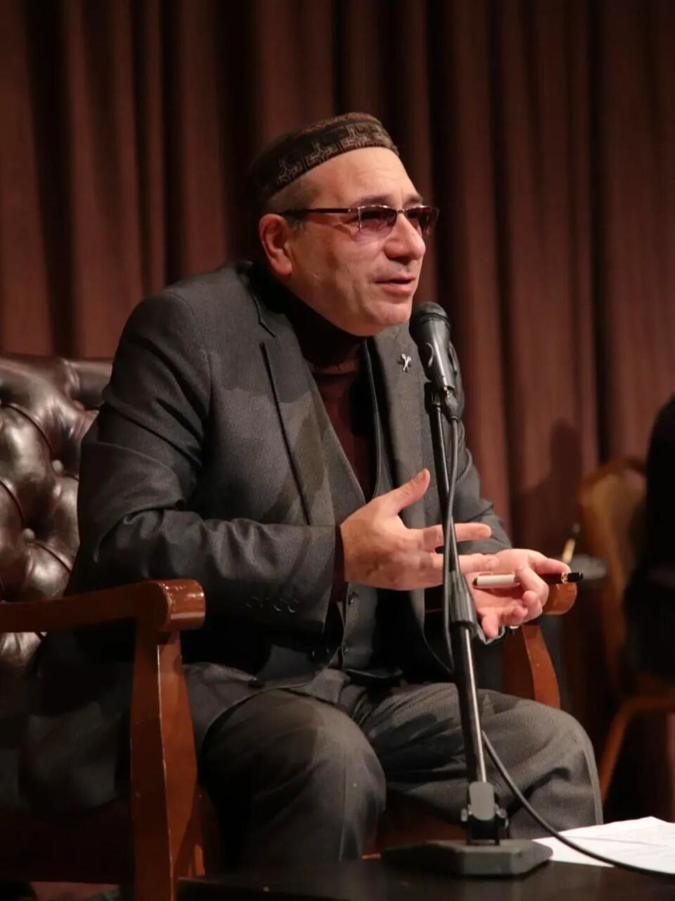 В Баку прошел литературно-художественный вечер в честь узбекского поэта и мыслителя Алишера Навои