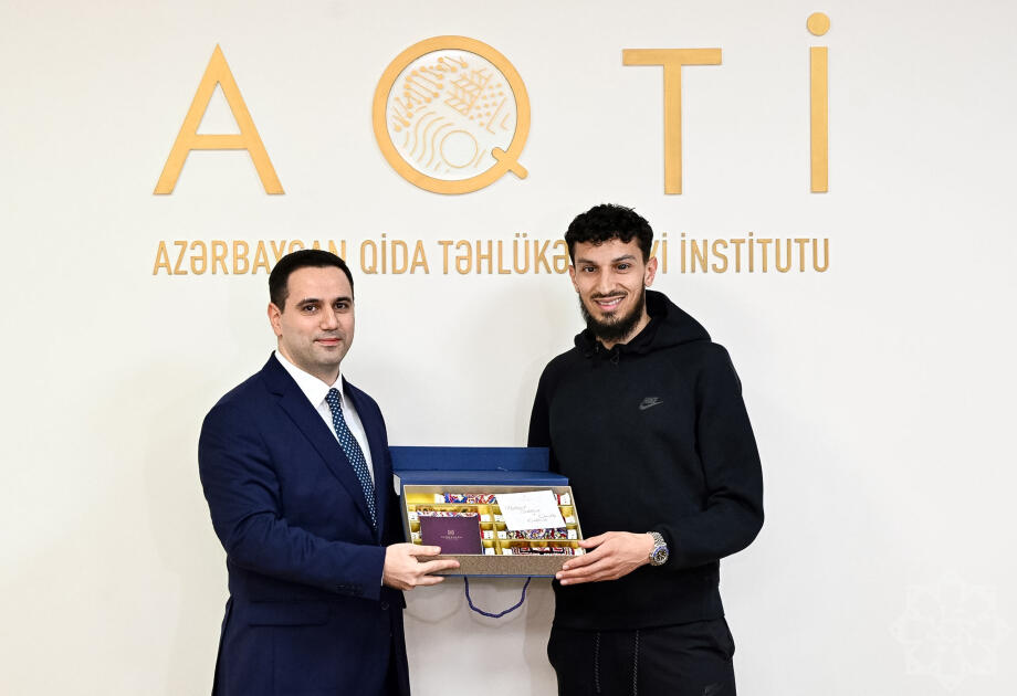 Гурбан Гурбанов и футболисты «Карабаха» посетили ИПБА