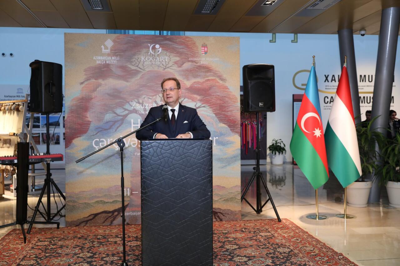 Венгерское искусство гобеленов в Баку – очарование великолепных пейзажей