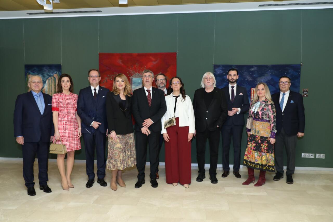 Венгерское искусство гобеленов в Баку – очарование великолепных пейзажей