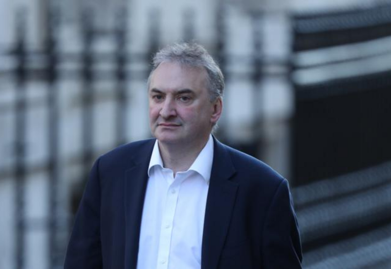 Глава британской госслужбы объявил об отставке