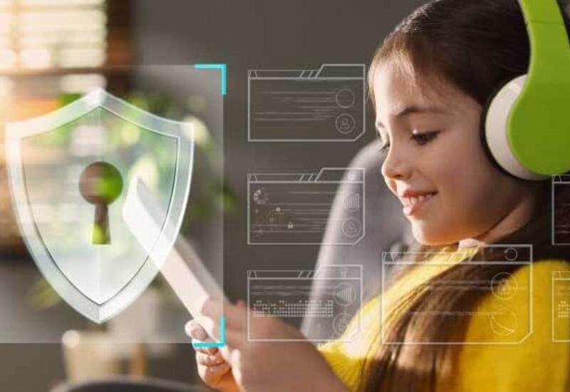 Telefonu əlindən alırıq, təhsil isə rəqəmsallaşır