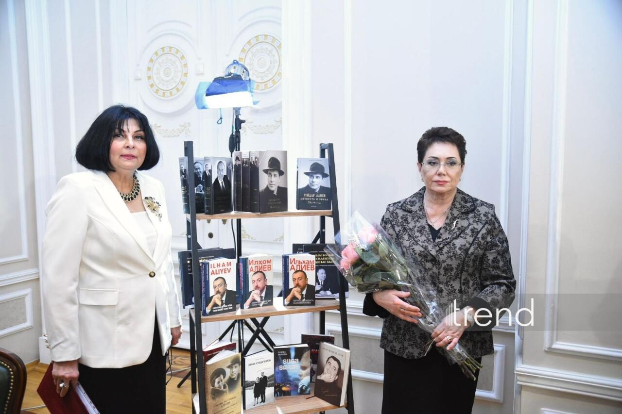 В Баку состоялся творческий вечер Эльмиры Ахундовой