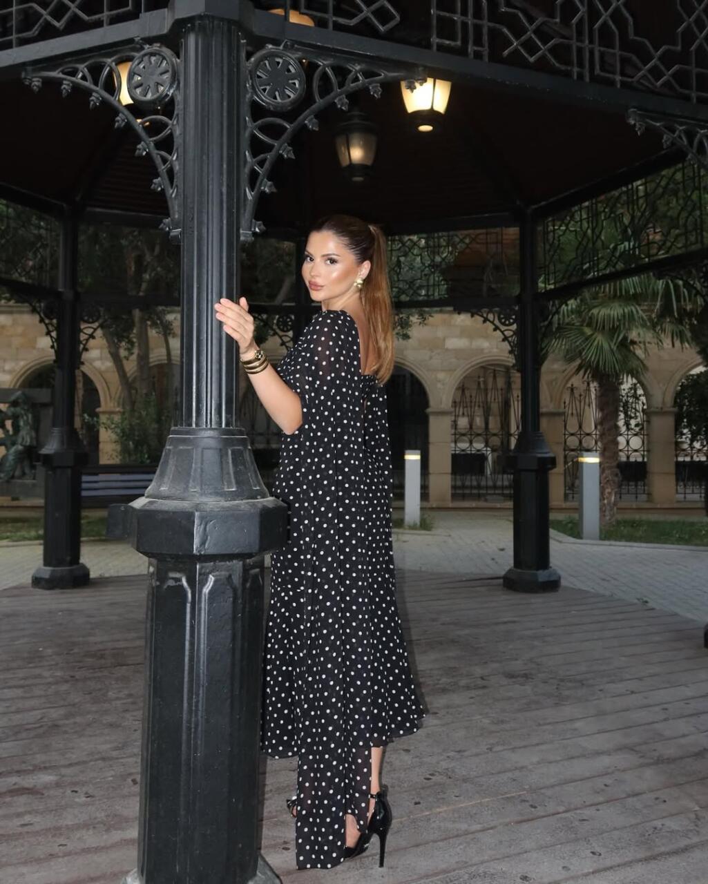 Рандомные фотографии от Айнишан Гулиевой