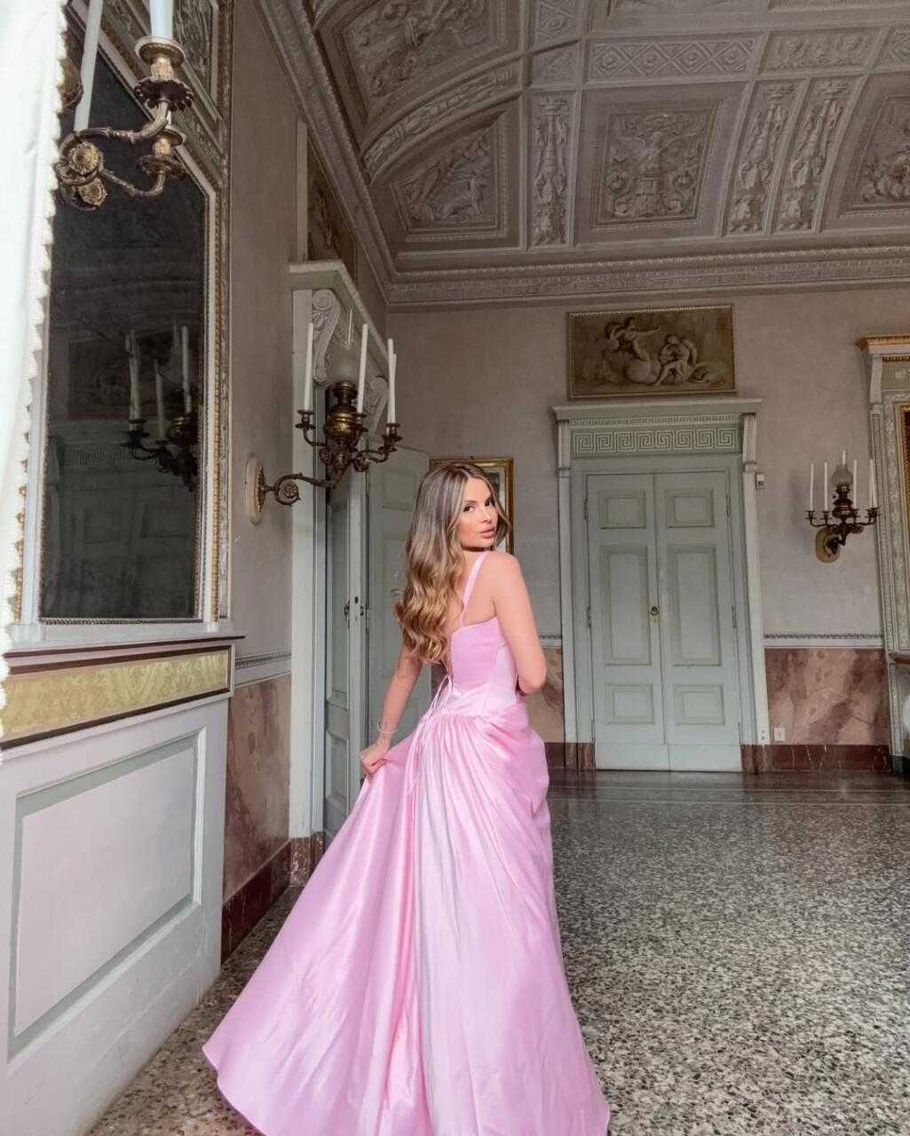 Рандомные фотографии от Айнишан Гулиевой