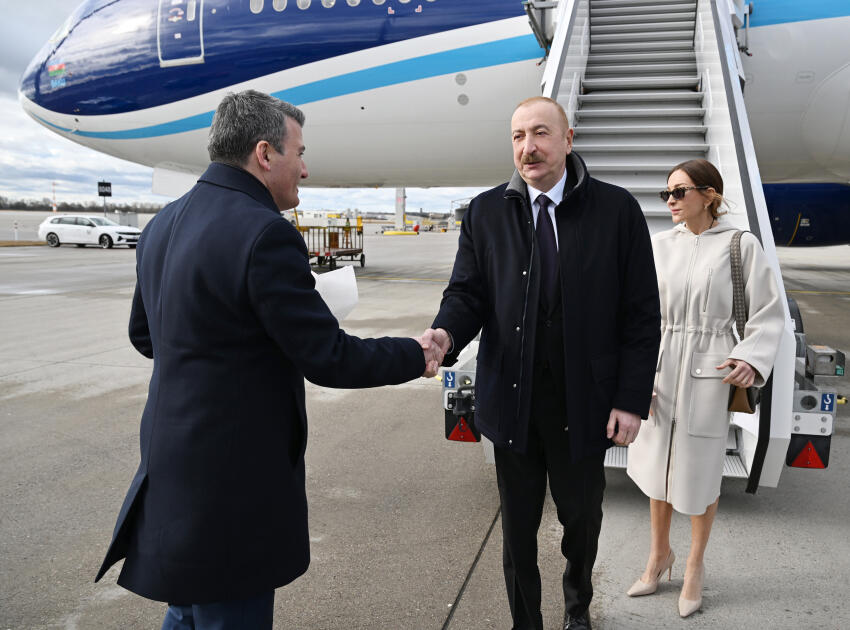 Президент Ильхам Алиев прибыл с визитом в Германию