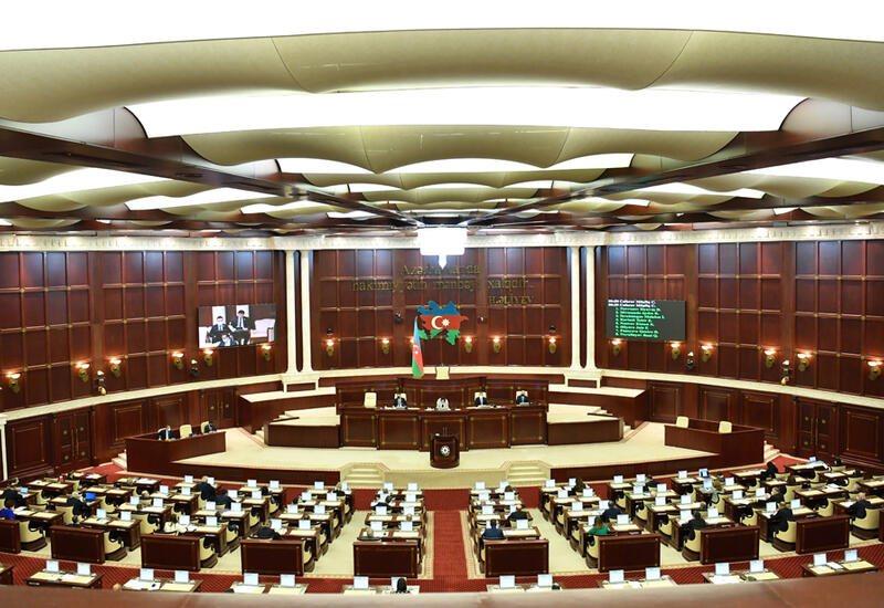 Milli Məclisin növbəti iclası başladı