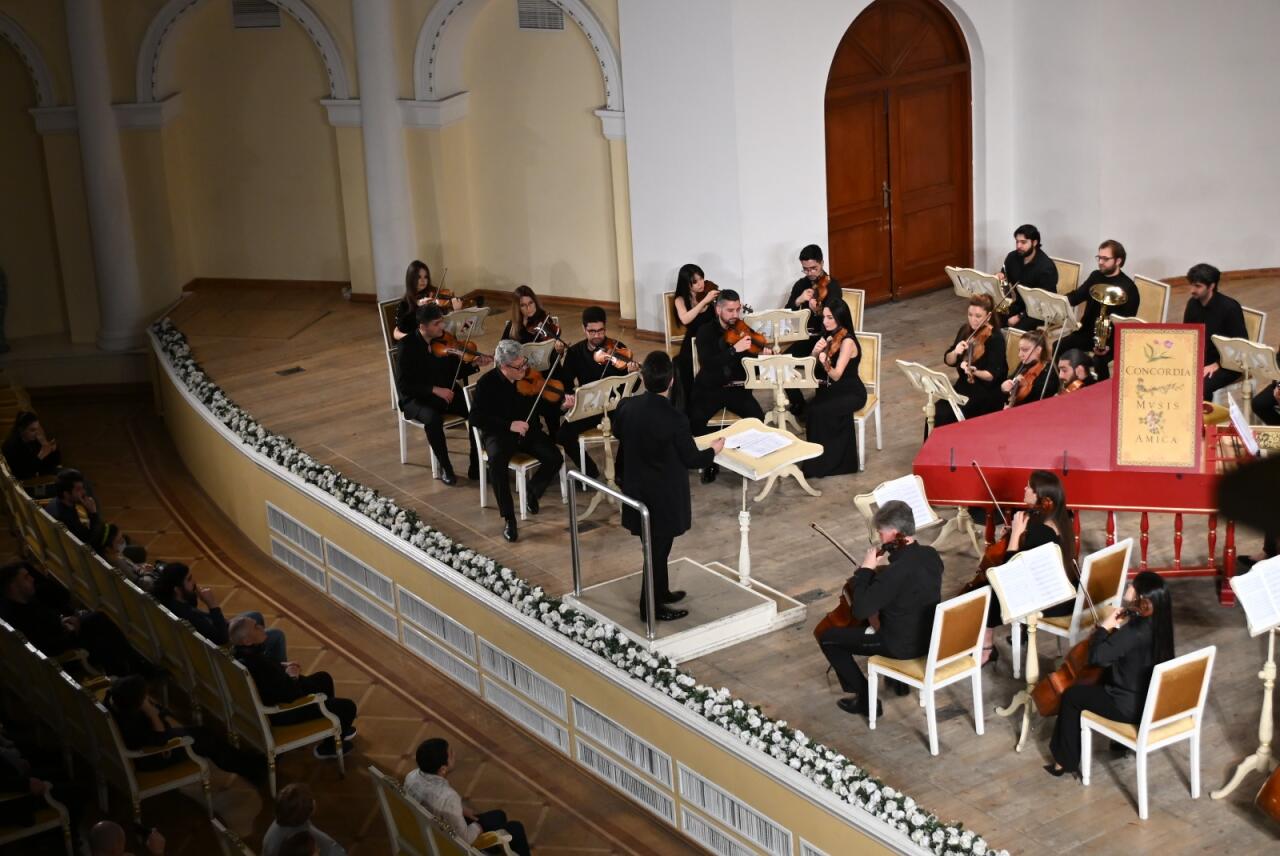 Азербайджанская филармония перенесла зрителей в эпоху Баха