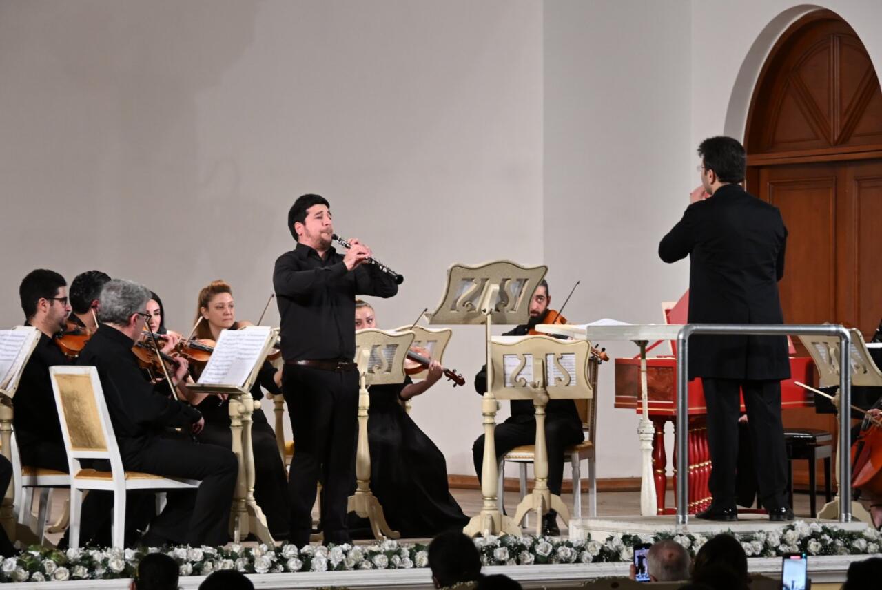 Азербайджанская филармония перенесла зрителей в эпоху Баха