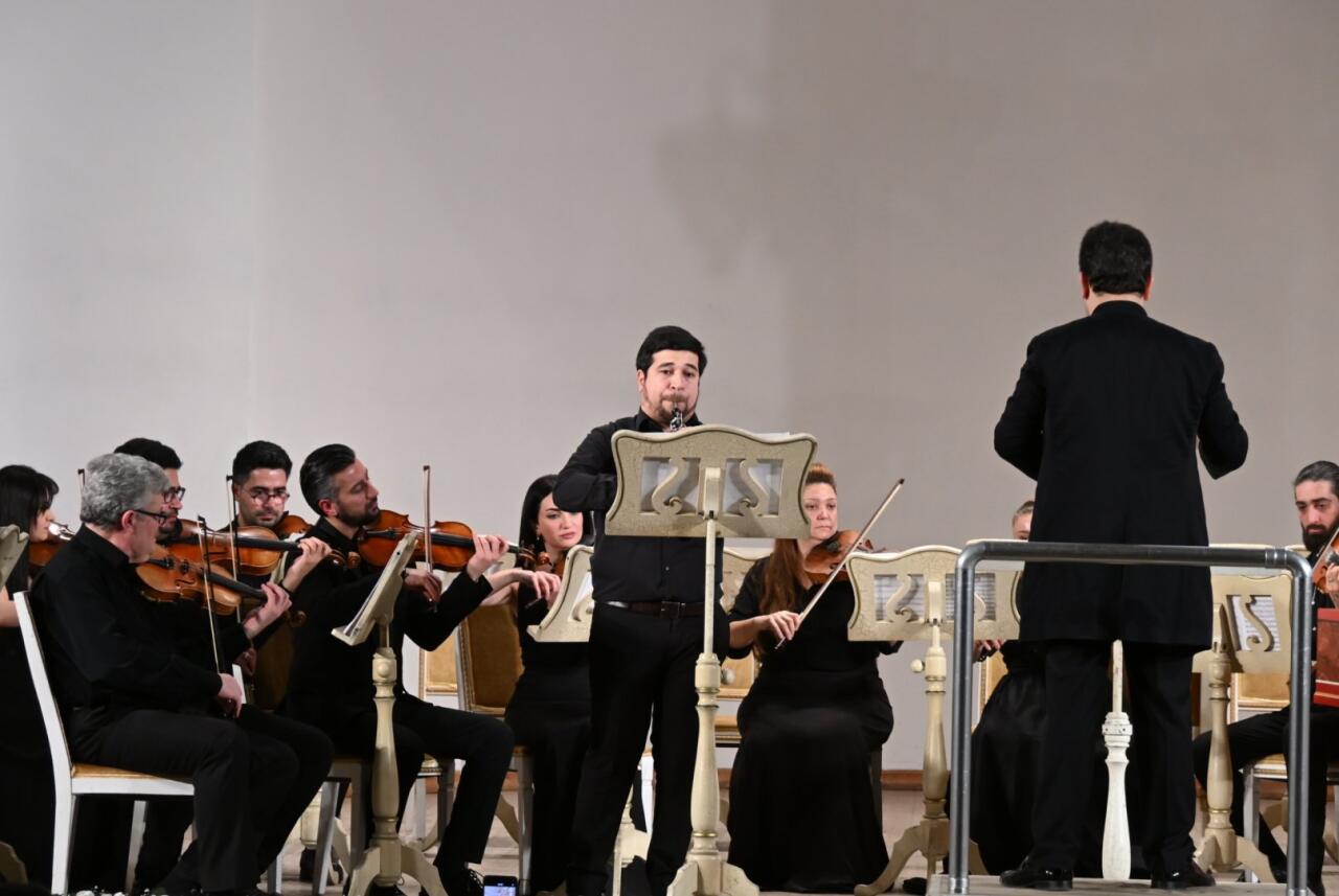 Азербайджанская филармония перенесла зрителей в эпоху Баха