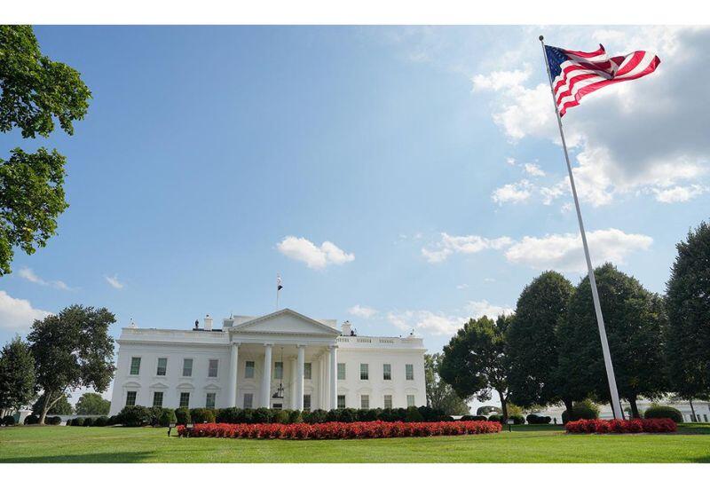 Белый дом опубликовал валентинки с Мадуро и Гренландией