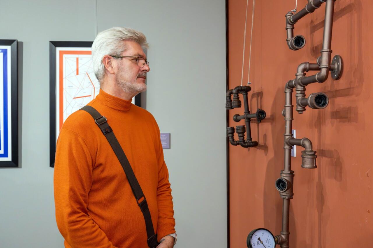 В Баку появились трещины во времени - "Антиномия" Эльчина Шамилли раздвигает границы восприятия