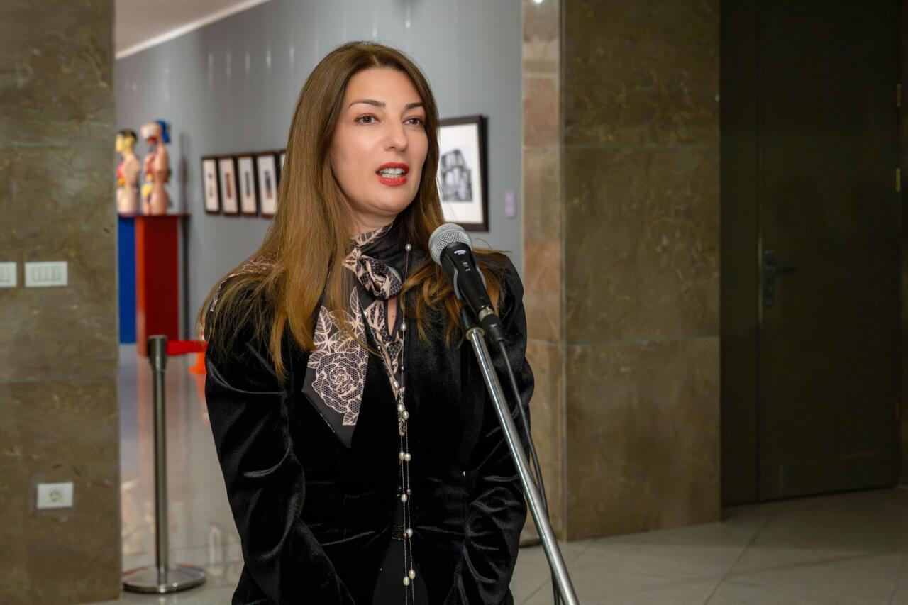 В Баку появились трещины во времени - "Антиномия" Эльчина Шамилли раздвигает границы восприятия