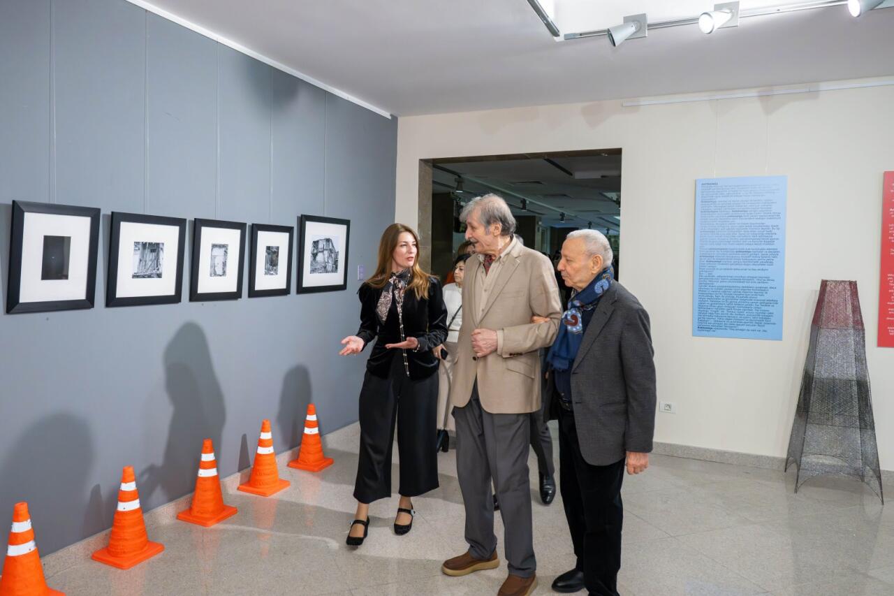 В Баку появились трещины во времени - "Антиномия" Эльчина Шамилли раздвигает границы восприятия