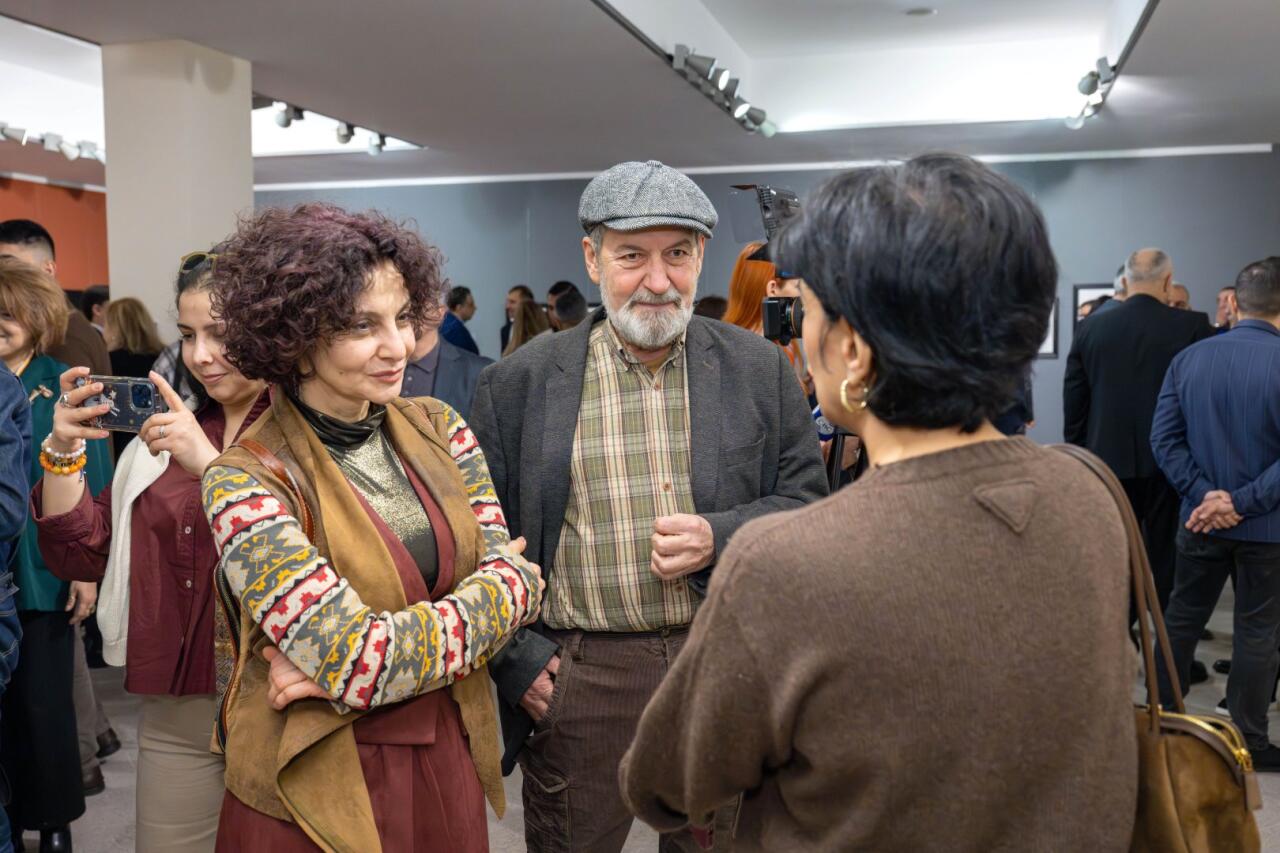 В Баку появились трещины во времени - "Антиномия" Эльчина Шамилли раздвигает границы восприятия