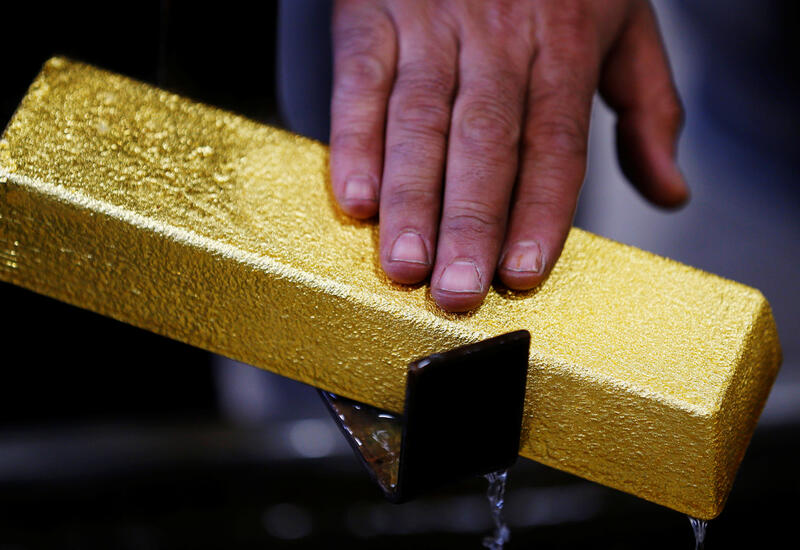 Мужчина случайно выбросил в мусор золотые слитки на сотни тысяч евро