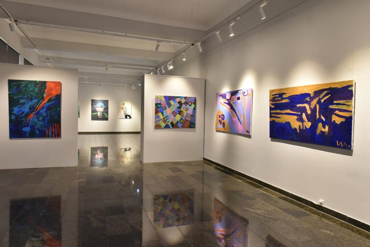 Свет, который не гаснет: в Баку открылась выставка памяти 33-летней художницы Марьям Алакбарли