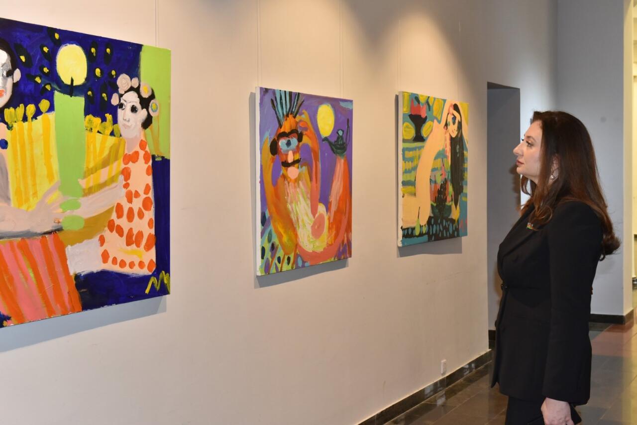 Свет, который не гаснет: в Баку открылась выставка памяти 33-летней художницы Марьям Алакбарли