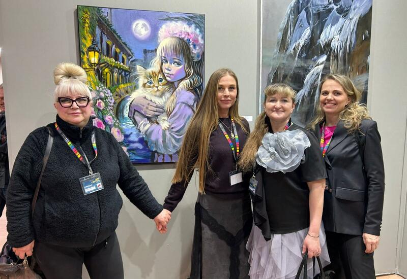 Картина азербайджанской художницы украсила главный арт-форум Парижа